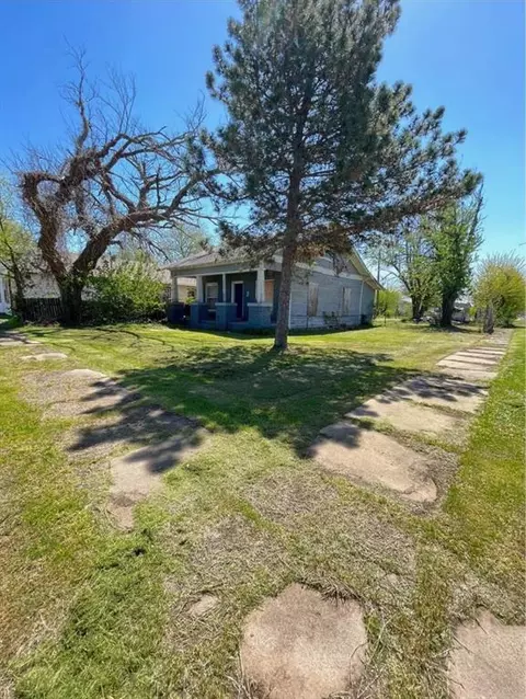 301 E Maple St, Cushing, OK 74023