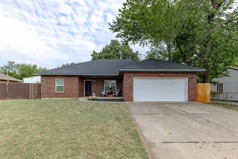 10247 Saint Patrick Dr, Midwest City, OK 73130
