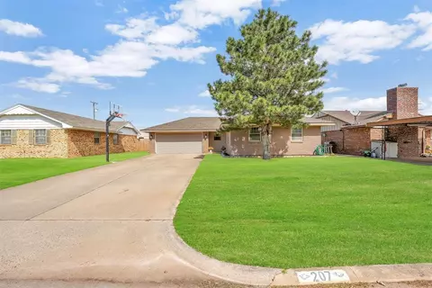 207 Elaine Ave, Foss, OK 73647