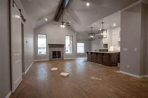 2920 Crossover Ct, Moore, OK 73160