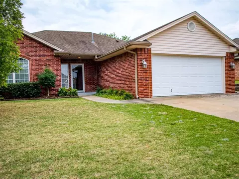 1207 Cambridge Dr, Shawnee, OK 74804