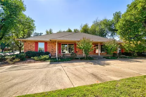 1300 Troone Dr, Edmond, OK 73025