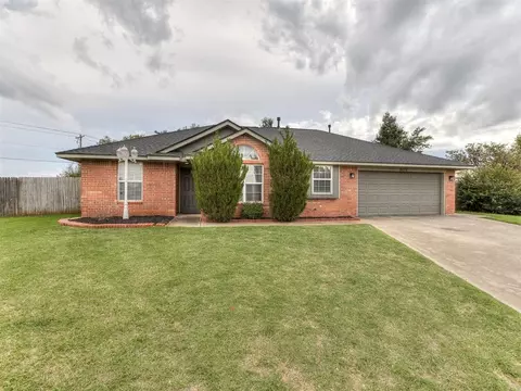 9012 NW 99th Ct, Yukon, OK 73099