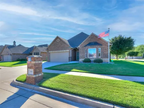 300 Market Ave, Yukon, OK 73099