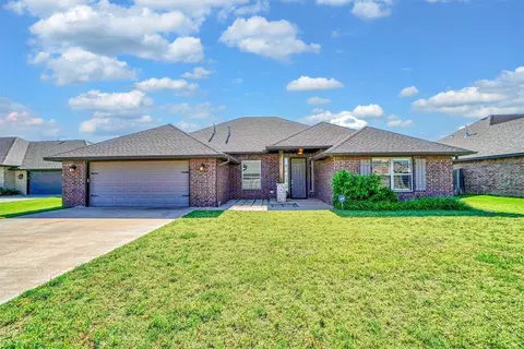 3513 Regal Dr, Altus, OK 73521