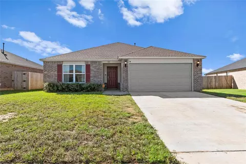 333 Foxtrot Ter, Newcastle, OK 73065
