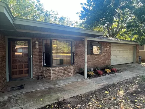 908 W Scott St, Marlow, OK 73055 photo 1
