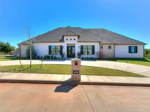 440 Saint Claire Dr, Edmond, OK 73025