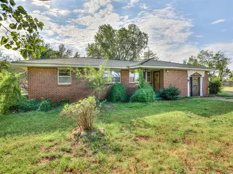 321 N 5th St, Cashion, OK 73016