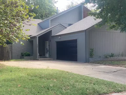 213 N Creekdale Dr, Norman, OK 73072