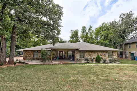 802 E 13th St, Edmond, OK 73034 photo 2