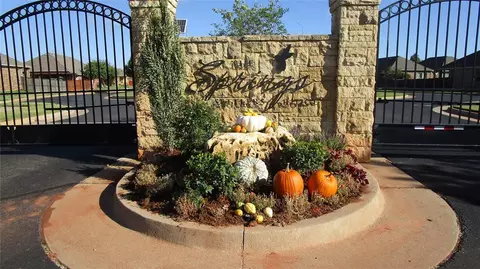 517 Christian Ln, Yukon, OK 73099