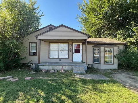 316 E Jarman Dr, Midwest City, OK 73110
