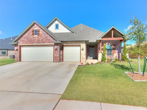 10616 Two Lakes Dr, Yukon, OK 73099