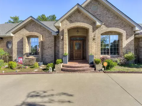 780 Hidden Valley Cir, Choctaw, OK 73020