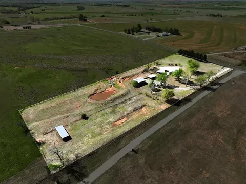 3455 SW Clayton Rd, Minco, OK 73059