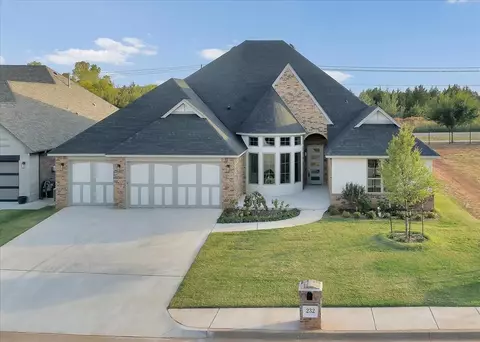 232 Saint Claire Dr, Edmond, OK 73025