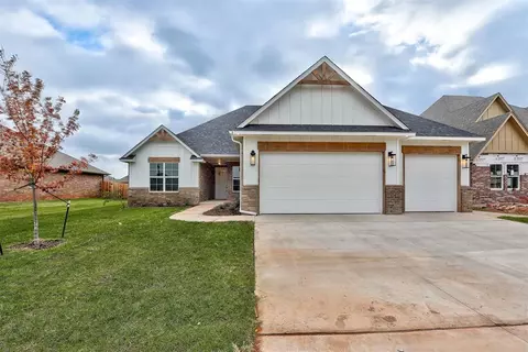 512 Tralee Ln, Yukon, OK 73099