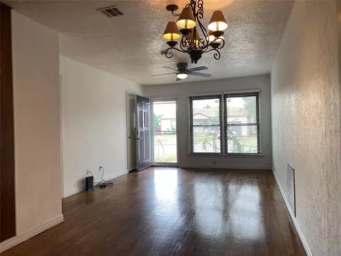 1003 E Sutherland St, Altus, OK 73521 photo 3