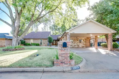2828 Woodcreek Rd, Midwest City, OK 73110