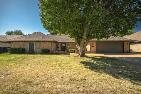 8409 Lakeaire Dr, Oklahoma City, OK 73132