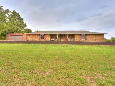 53272 Moccasin Trl, Prague, OK 74864