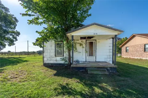 616 Maple St, Chickasha, OK 73018 photo 2
