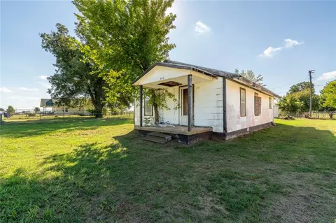 616 Maple St, Chickasha, OK 73018 photo 3