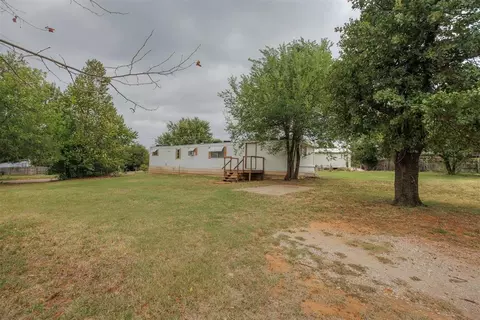 3305 Brownwood Ln, Edmond, OK 73034