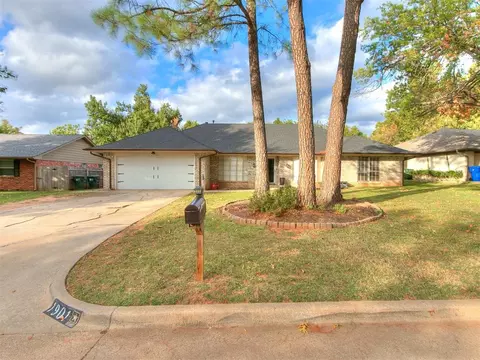 1901 Crestmont St, Norman, OK 73069
