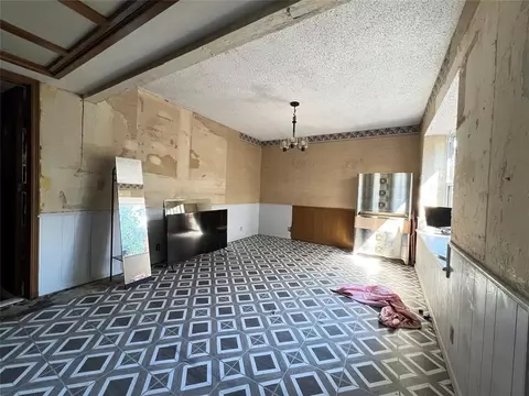 737 E 26th St, Edmond, OK 73013 photo 3