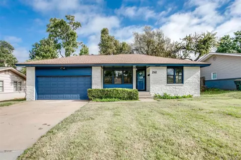 2141 Erin Pl, The Village, OK 73120
