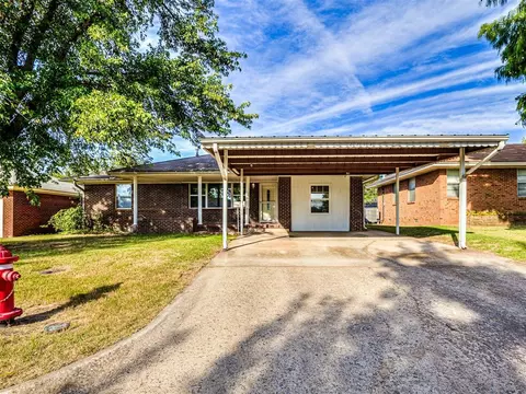 2213 N Key Blvd, Midwest City, OK 73110