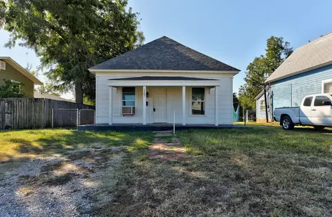 1207 W Mansur Ave, Guthrie, OK 73044