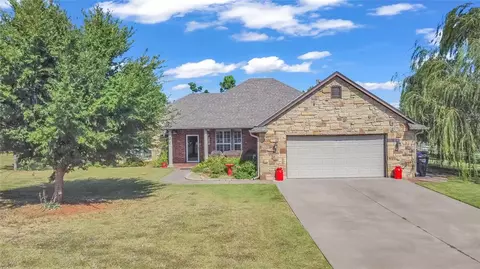 2306 Oak Creek Dr, Blanchard, OK 73010