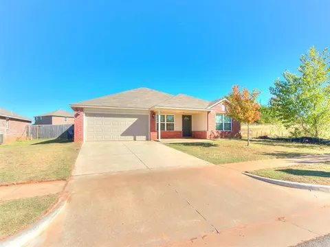 2712 Sugar Pine Dr, Yukon, OK 73099