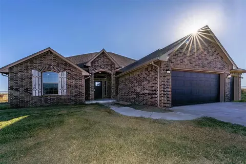 838 Moffat Rd, Piedmont, OK 73078