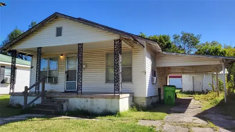 118 S 10th St, Okemah, OK 74859