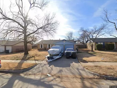 1724 SE 12 St, Moore, OK 73160