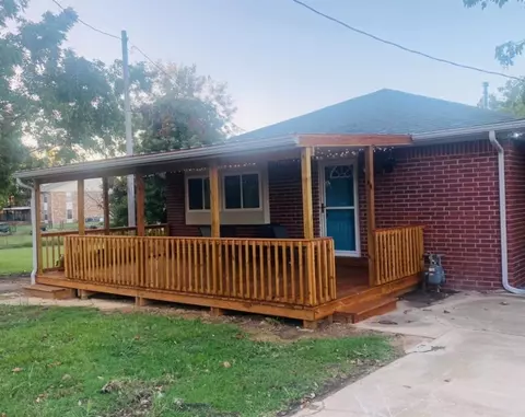 409 Booker T Washington St, Eufaula, OK 74432