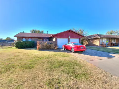 805 Plaza Dr, Moore, OK 73160