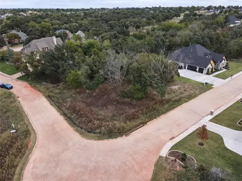 6316 Canopy Dr, Edmond, OK 73025