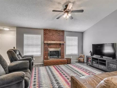 328 Baker St, Norman, OK 73072 photo 2