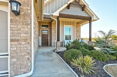 3233 Briargate Rd, Edmond, OK 73034