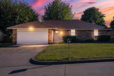 2629 Stone Glen Dr, El Reno, OK 73036
