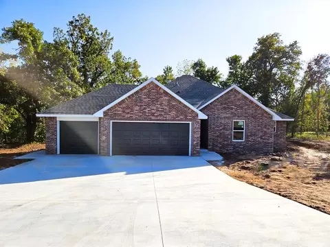 2329 Lions Pride Way, Blanchard, OK 73010