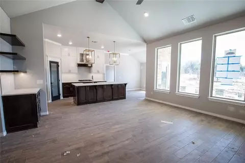 9032 NE 139th St, Edmond, OK 73013