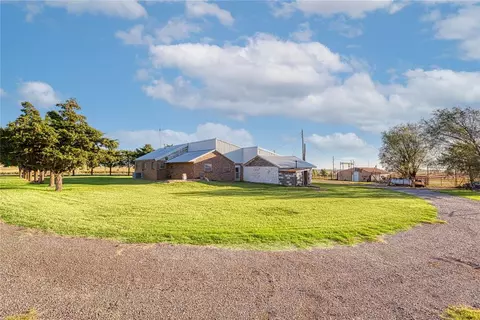 20290 E 1040 Rd, Elk City, OK 73644