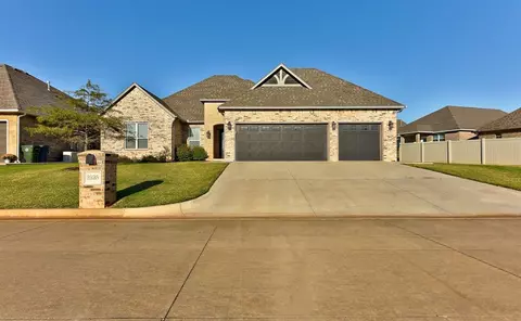 2525 Shady Hollow Dr, Choctaw, OK 73020