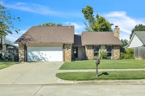 1309 NW 8th St, Moore, OK 73170